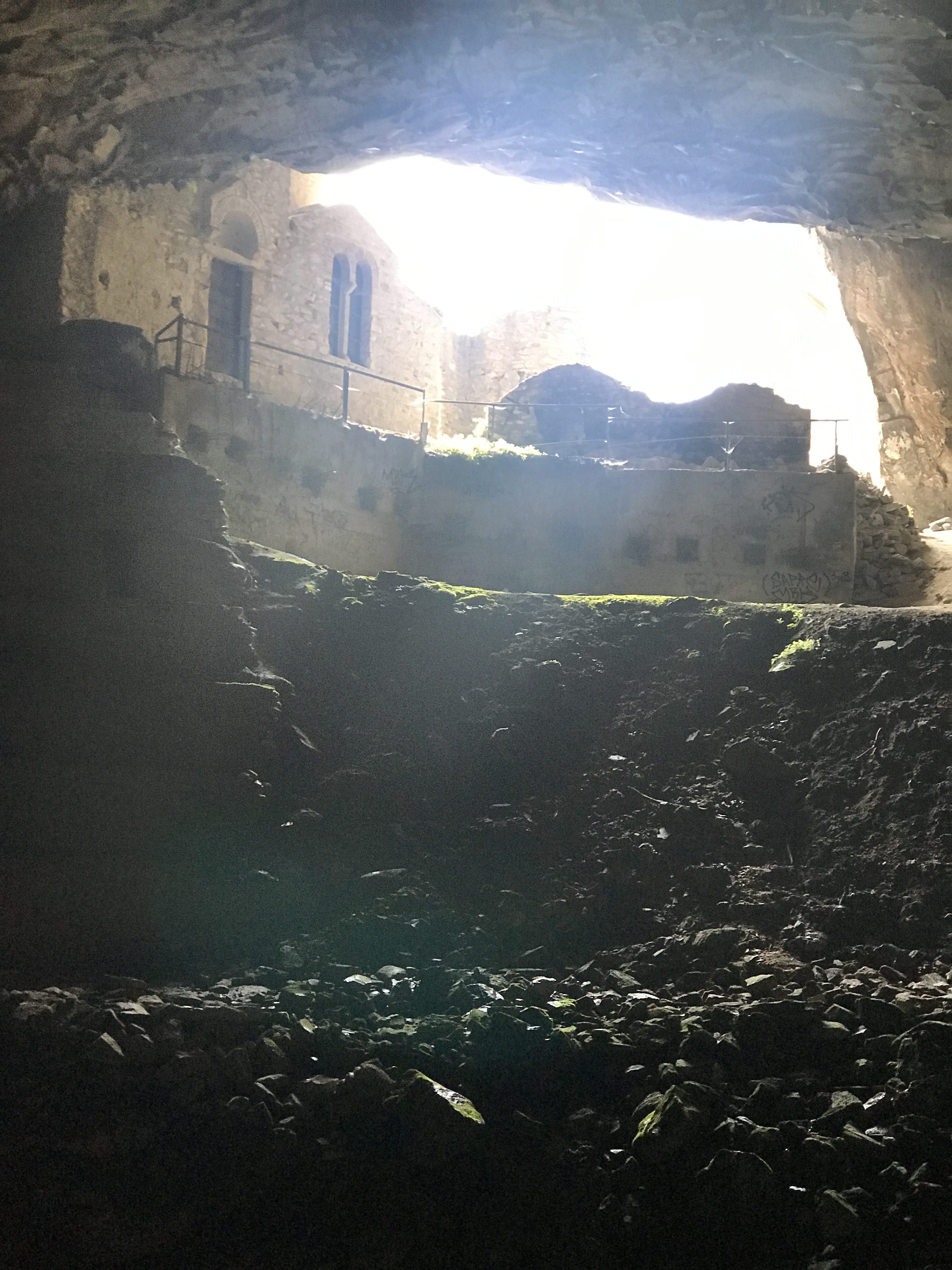 Davelis cave